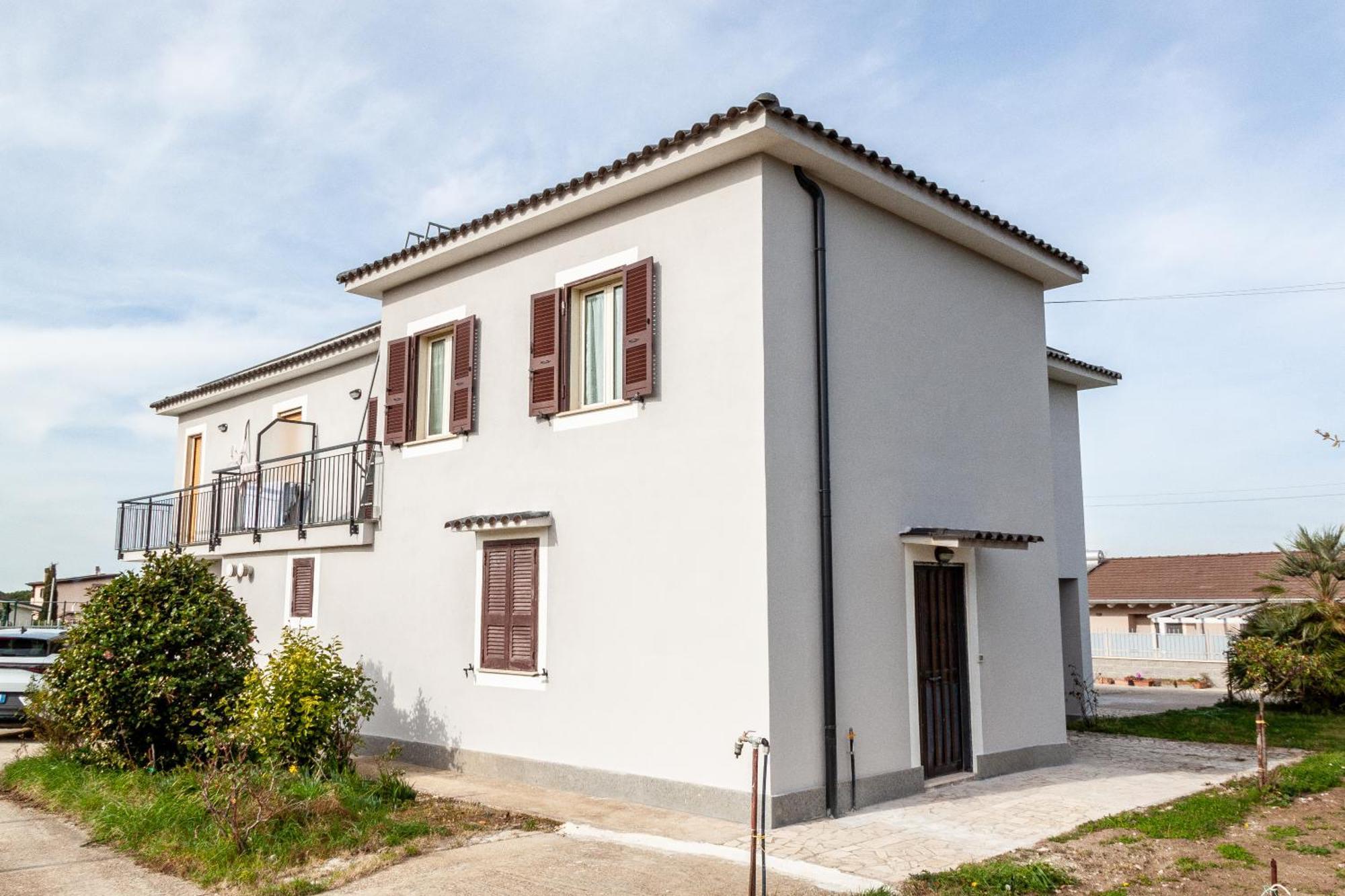 A Casa Di Marco Guesthouse - Apt Di Ciampino E Stazione Per Roma มารีโน ภายนอก รูปภาพ